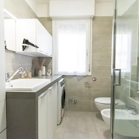 We - Larga32 House *