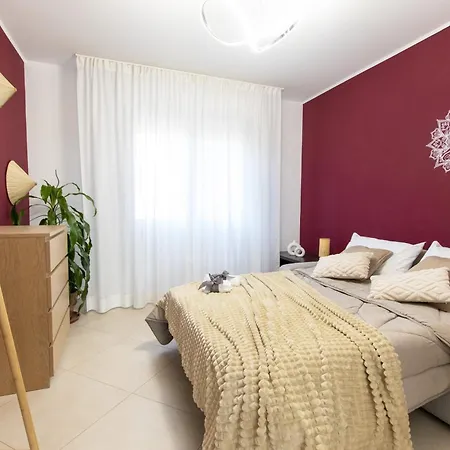 We - Larga32 House