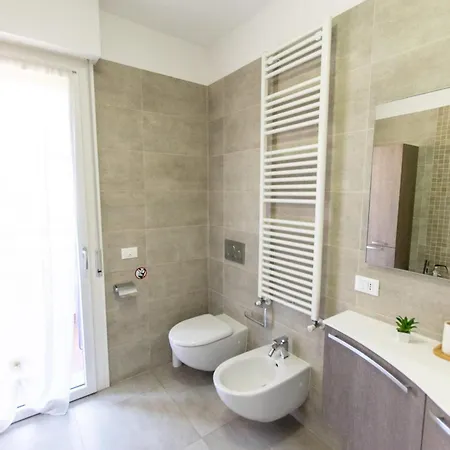 We - Larga32 House